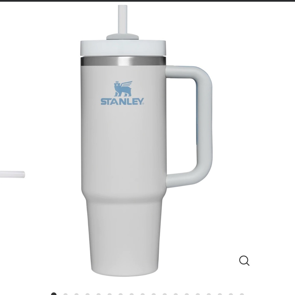 NWT STANLEY QUENCHER H2.0
FLOWSTATE™ TUMBLER
FOG COLOR - 40 OZ